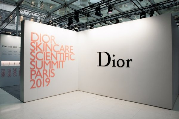 Σκάνδαλο Dior και Armani στην Ιταλία – Τσάντες που πωλούνται για 2600 ευρώ φτιάχνονται με 53 ευρώ από Κινέζους μετανάστες
