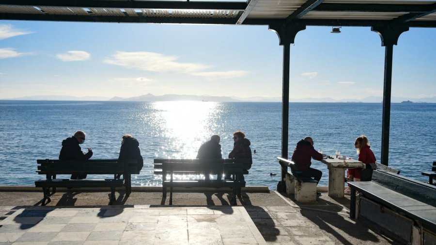 Καιρός: Καλοκαιρία μέχρι την Δευτέρα και βουτιά της θερμοκρασίας στη συνέχεια