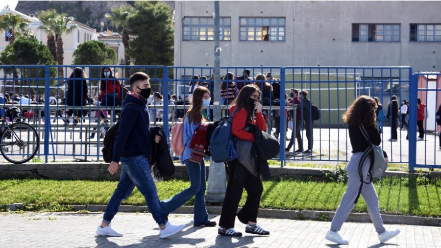 Σχολικές εκδρομές: Τι αλλάζει, σύμφωνα με το σχέδιο υπουργικής απόφασης