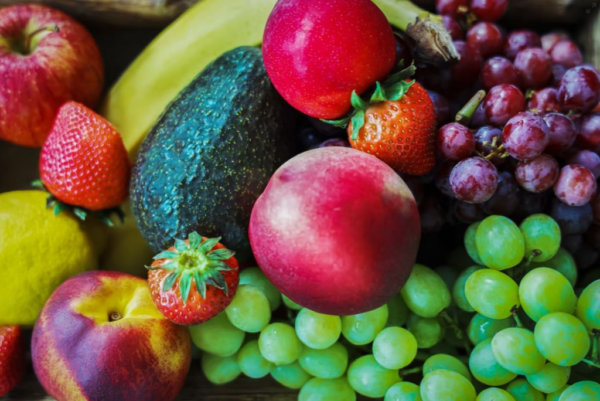 Καλοκαιρινά φρούτα σε τιμές…«καύσωνα» – «Καπέλο» 188,3% στα κεράσια