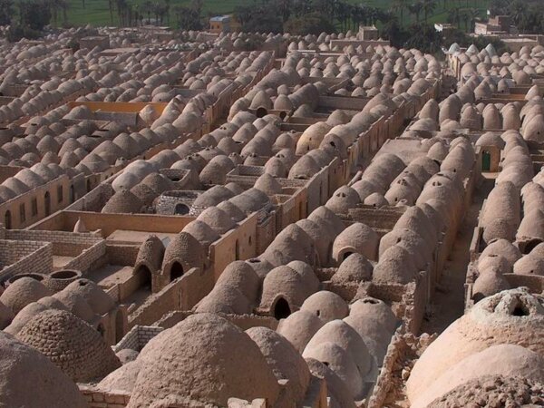 H πόλη των νεκρών: Ανακαλύφθηκαν πάνω απο 300 τάφοι με μούμιες στην Αίγυπτο
