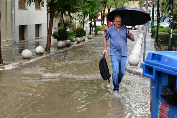 Κακοκαιρία Atena: Πότε υποχωρούν τα έντονα καιρικά φαινόμενα