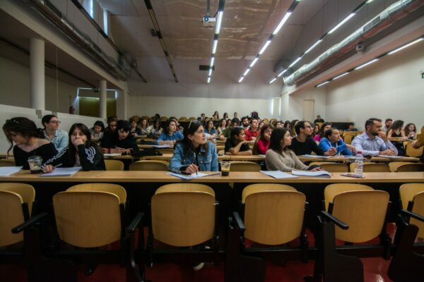 Φοιτητής Αρχαιολογίας ξεσπά: «Δεν μπορώ να συνεχίσω τις σπουδές μου λόγω οικονομικών»