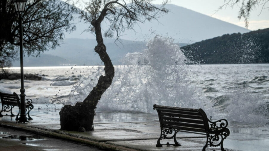 Καιρός: Σημαντική πτώση της θερμοκρασίας από τις 3 Νοεμβρίου – Πολικές αέριες μάζες από την Ουκρανία ρίχνουν το θερμόμετρο