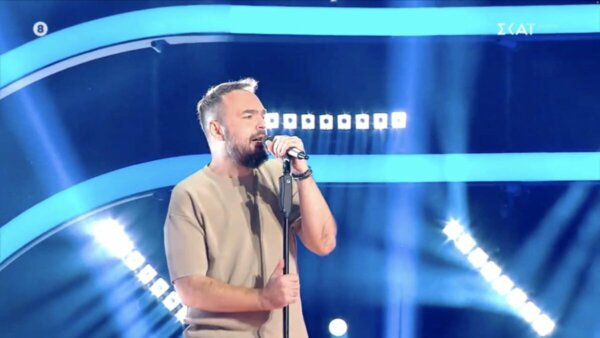 Εντυπωσίασε τους κριτές του «The Voice» ο Σπύρος Μακρής