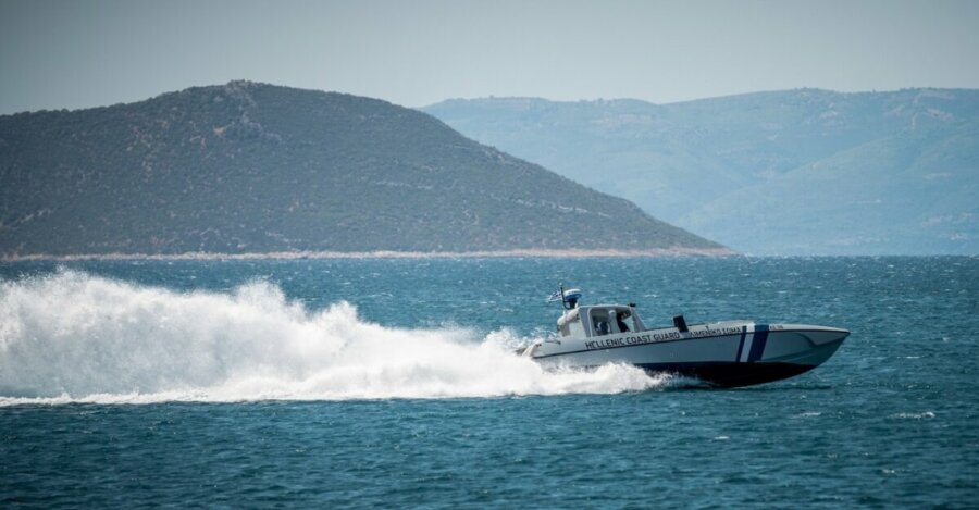 Επεισοδιακή σύλληψη δύο διακινητών μεταναστών στη Λέσβο – Επιχείρησαν να εμβολίσουν σκάφος του Λιμενικού