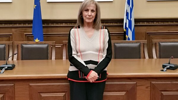 Η Αθηνά Αηδονά διαδέχεται τον Απόστολο Τζιτζικώστα στην Περιφέρεια Κεντρικής Μακεδονίας