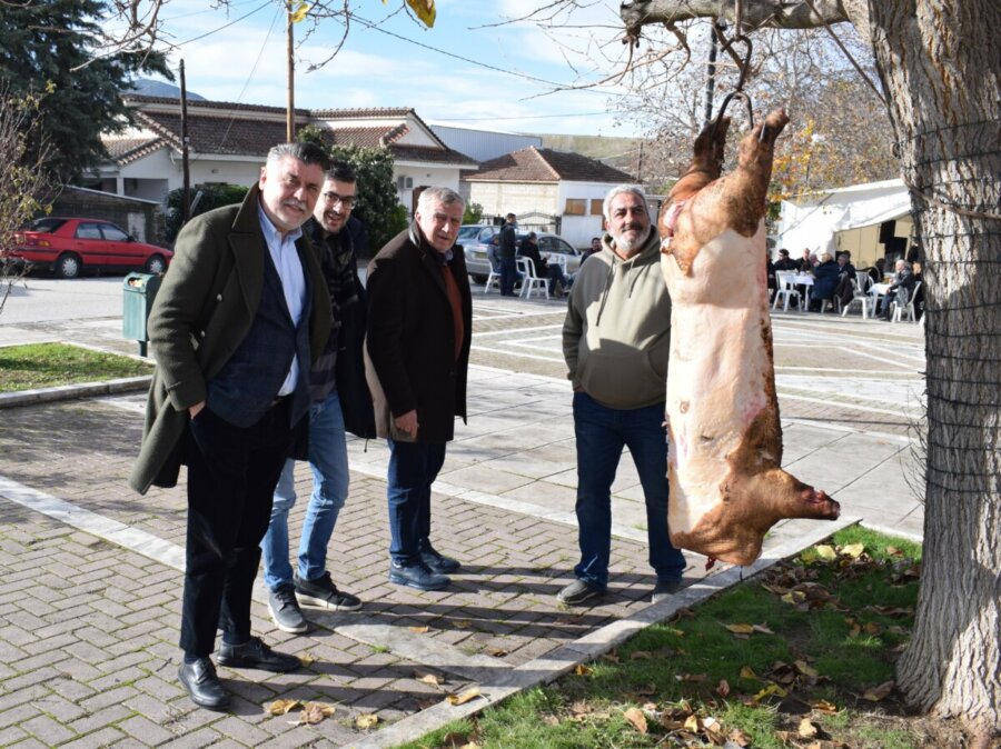 Στο έθιμο της γουρουνοχαράς του Μ. Μοναστηρίου ο Θανάσης Νασιακόπουλος