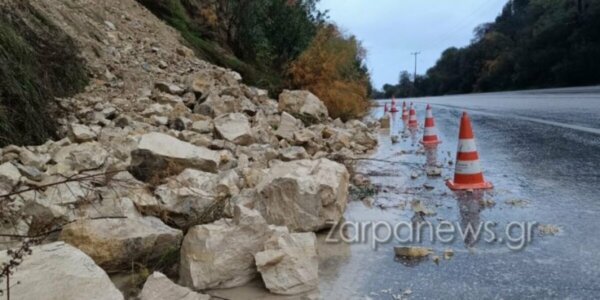 Κατολίσθηση στην εθνική οδό Χανίων – Κισσάμου: Έπεσαν βράχια στον δρόμο