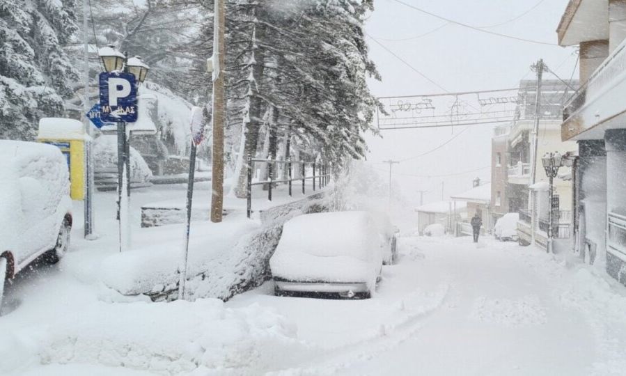 Ελασσόνα: Στο ένα μέτρο έφτασε το χιόνι στον Κοκκινοπηλό