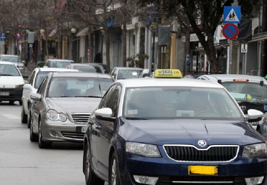 Θεσσαλονίκη: Συμπλοκή οδηγών στη μέση του δρόμου – Πιάστηκαν στα χέρια για την προτεραιότητα