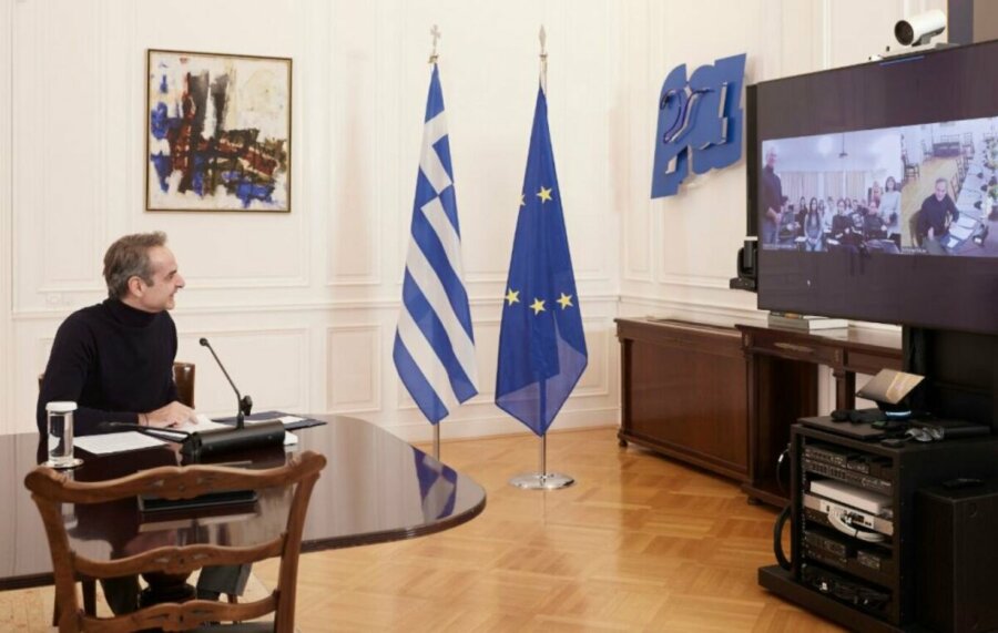 Μητσοτάκης σε μαθητές ΕΠΑΛ Περάματος: Στο γραφείο μου έχω πάντα ένα ταμπελάκι που γράφει «οι γόρδιοι δεσμοί δεν λύνονται, κόβονται»