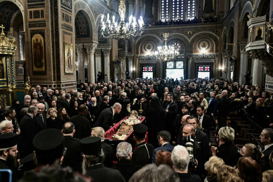 Αρχιεπίσκοπος Αναστάσιος: Ο αποχαιρετισμός στη Μητρόπολη – Στην Αλβανία μεταφέρεται η σορός του