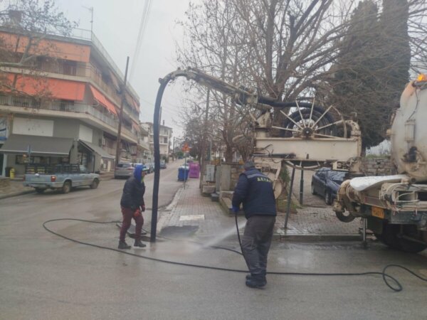 Διαρκής ο καθαρισμός του δικτύου ομβρίων από τη ΔΕΥΑ Φαρσάλων