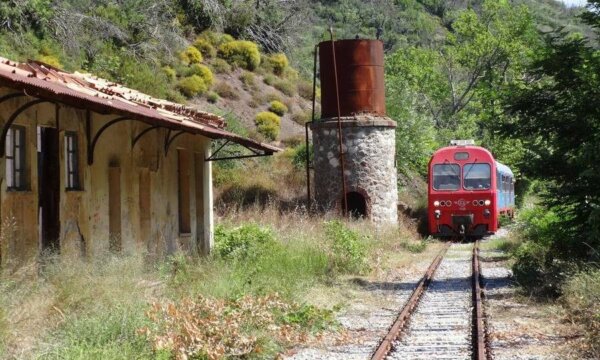 Συλλέγονται υπογραφές “για να ξανασφυρίξει το τρένο στην Πελοπόννησο”