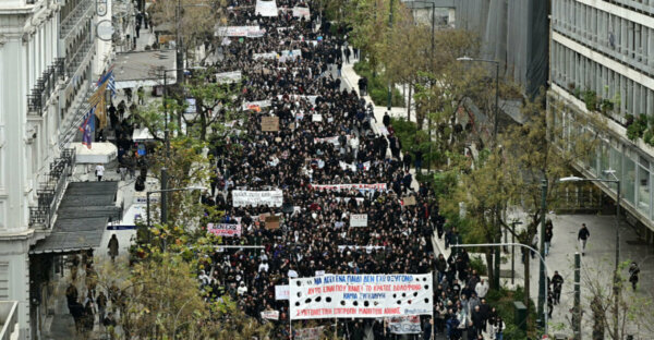 Εισαγγελική παρέμβαση για αναρτήσεις προτροπής σε βιαιοπραγίες στις συγκεντρώσεις για τα Τέμπη