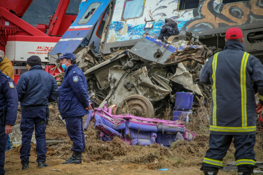 Αιχμές Τουρνά στην Πυροσβεστική για τα Τέμπη: «Αυτό που έκαναν ήταν ελλιπές» – «Μαϊμού» το βίντεο της εταιρίας security λέει ο Ηλιόπουλος