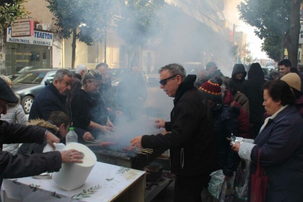 Απέραντο ψητοπωλείο η Λάρισα