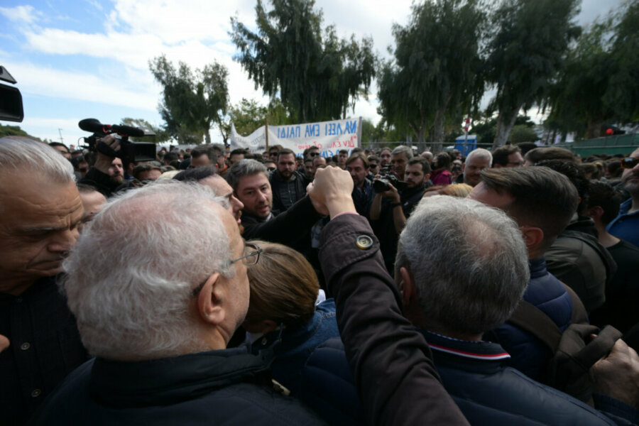 Το Reuters μεταδίδει live τις εξελίξεις στο Σύνταγμα