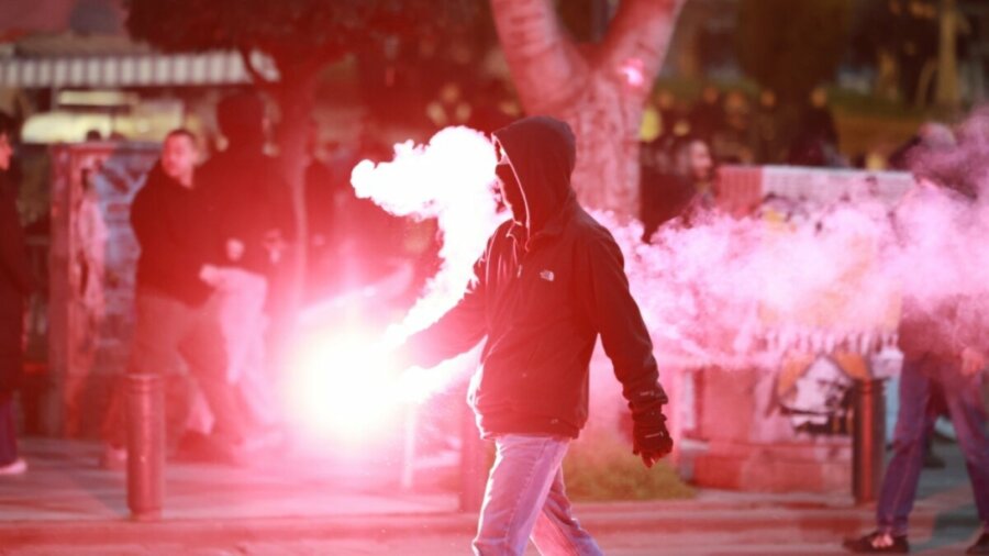 Περισσότερες από 50 προσαγωγές για τα επεισόδια στη Θεσσαλονίκη μετά το συλλαλητήριο για τα Τέμπη