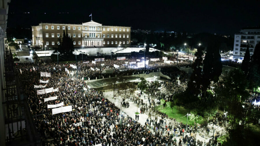 Μαζικές και οι χθεσινές συγκεντρώσεις για τα Τέμπη σε Αθήνα και Θεσσαλονίκη – Τα επεισόδια και οι συλλήψεις, δείτε εικόνες