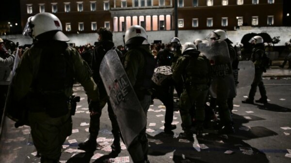 Πλημμεληματική δίωξη σε βάρος των 11 συλληφθέντων από τα χθεσινά επεισόδια στη συγκέντρωση για τα Τέμπη στην Αθήνα