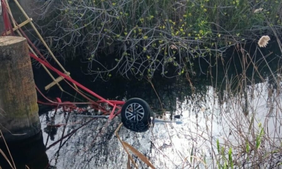 Λακωνία: «Το αγροτικό βυθίστηκε και κόλλησε στον βούρκο ανάποδα» περιγράφει μάρτυρας για το δυστύχημα με την νεκρή 15χρονη